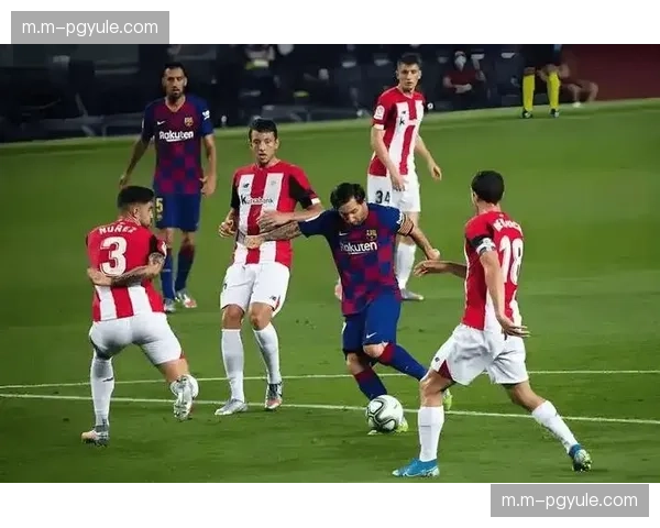 比达尔飞铲动作过大,奥维耶多中场防守侵略性过度致风险